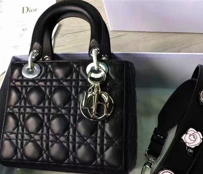 Продать сумку Dior на выгодных условиях и без комиссий