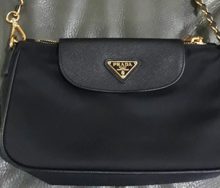 Продать сумку Prada дорого – как выгодно расстаться с роскошным аксессуаром?